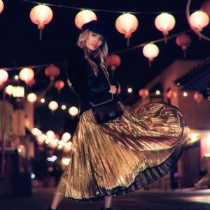 ❤️Metallic gold pleated skirt ❤️